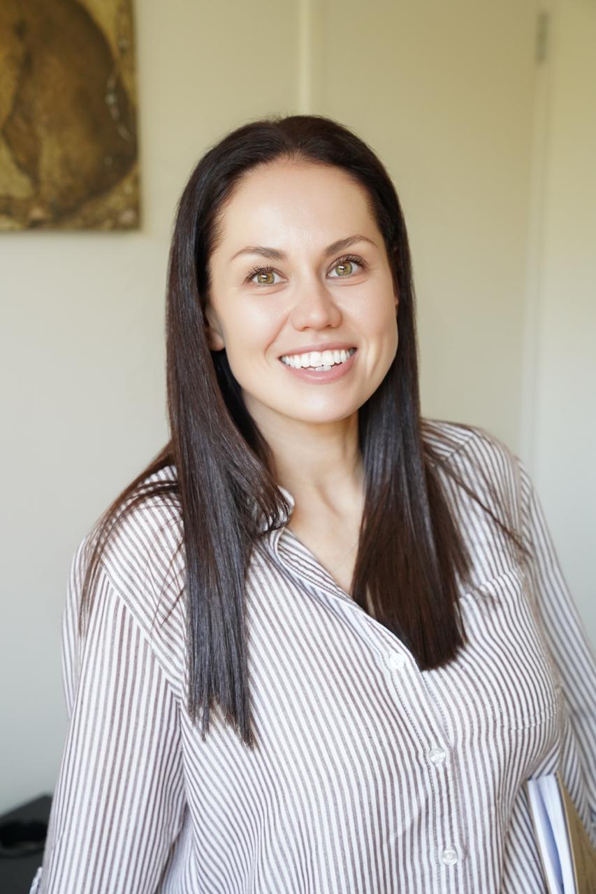 Portrait of psychotherapist Evgeniya Smith